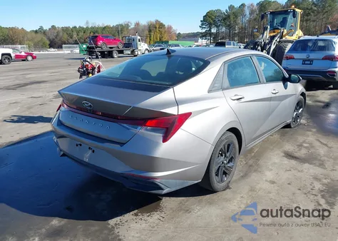 2021 Hyundai Elantra Sel z USA, uszkodzony, nr VIN KMHLS4AG5MU193783